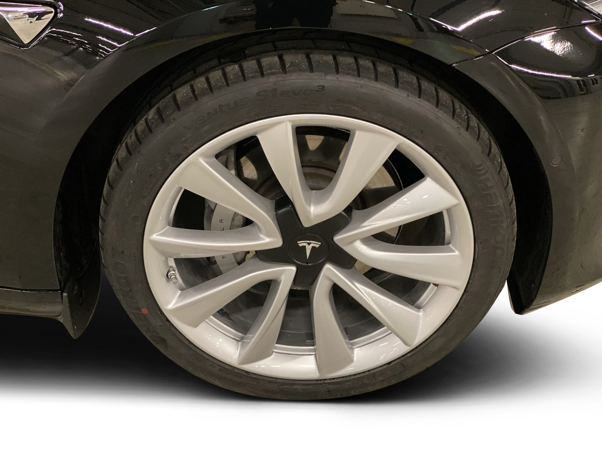 Details for a Passenger Side Front Wheel & Tire